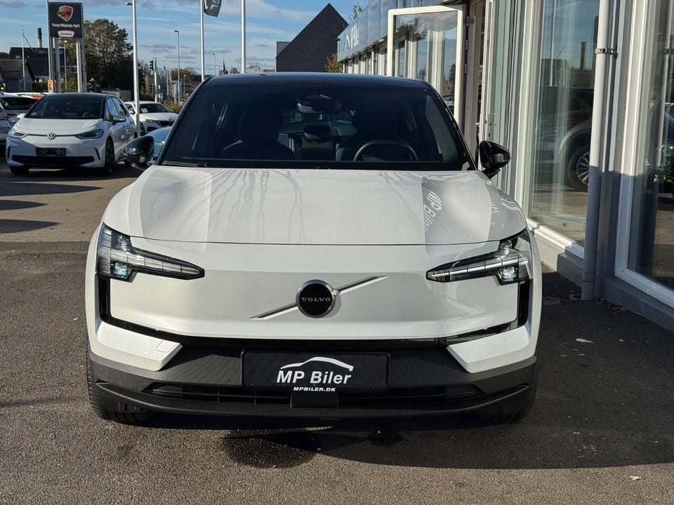 Volvo EX30 Extended Range Plus 5d