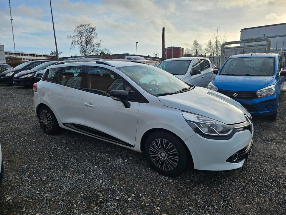 Renault Clio IV 0,9 TCe 90 Expression Sport Tourer 5d