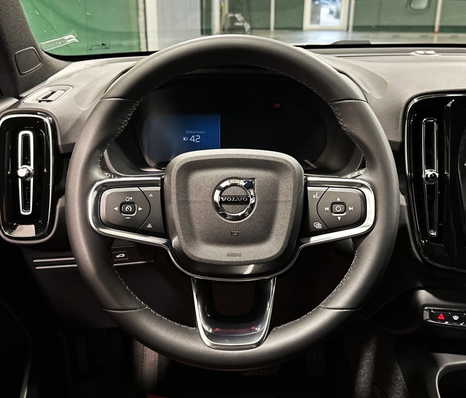 Volvo XC40 ReCharge Extended Range Plus 5d