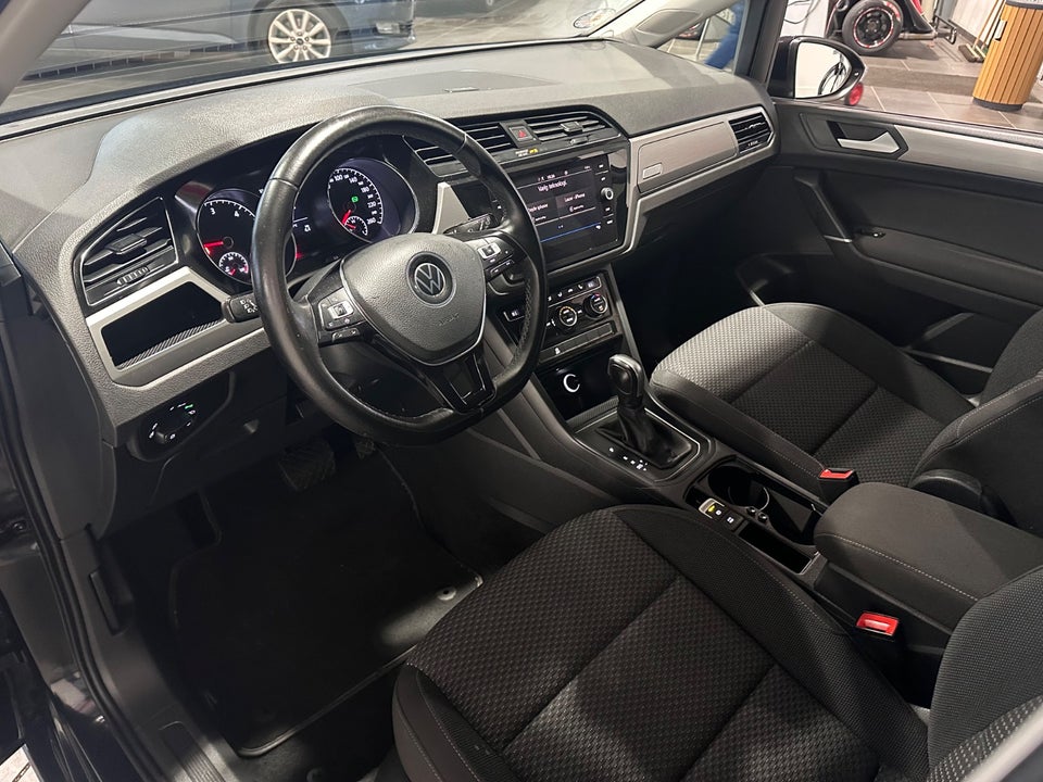 VW Touran 2,0 TDi 150 Comfortline DSG Van 5d