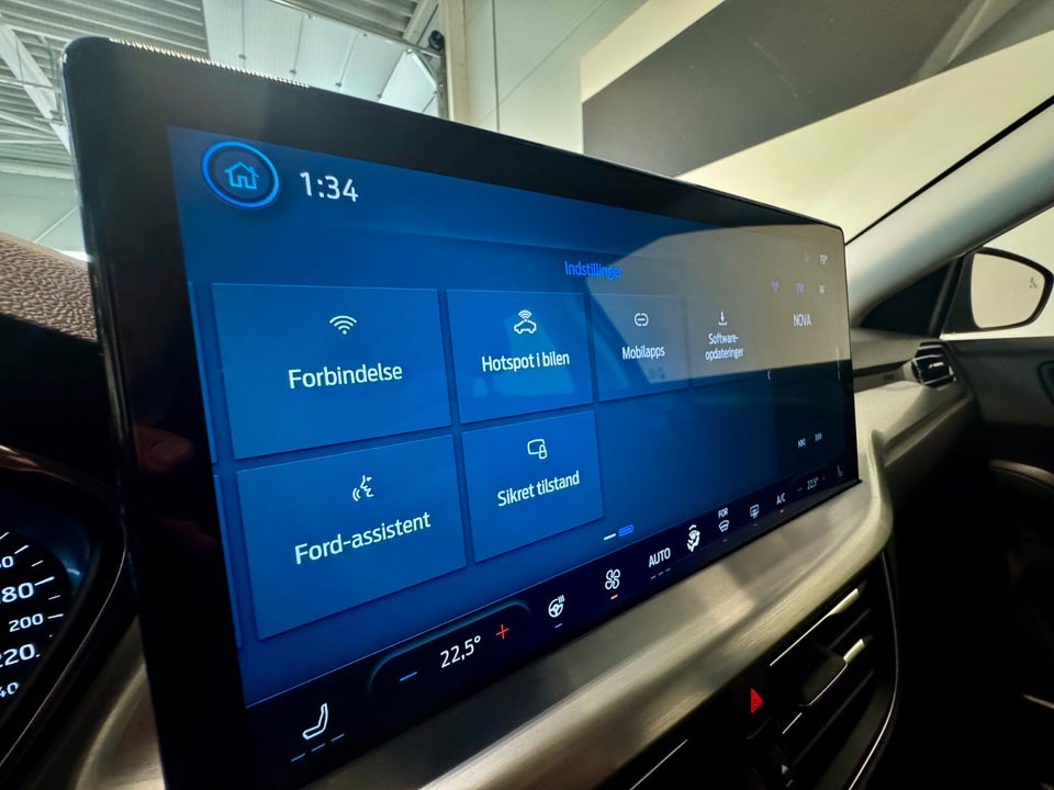 Ford Focus 1,0 EcoBoost mHEV Titanium 5d