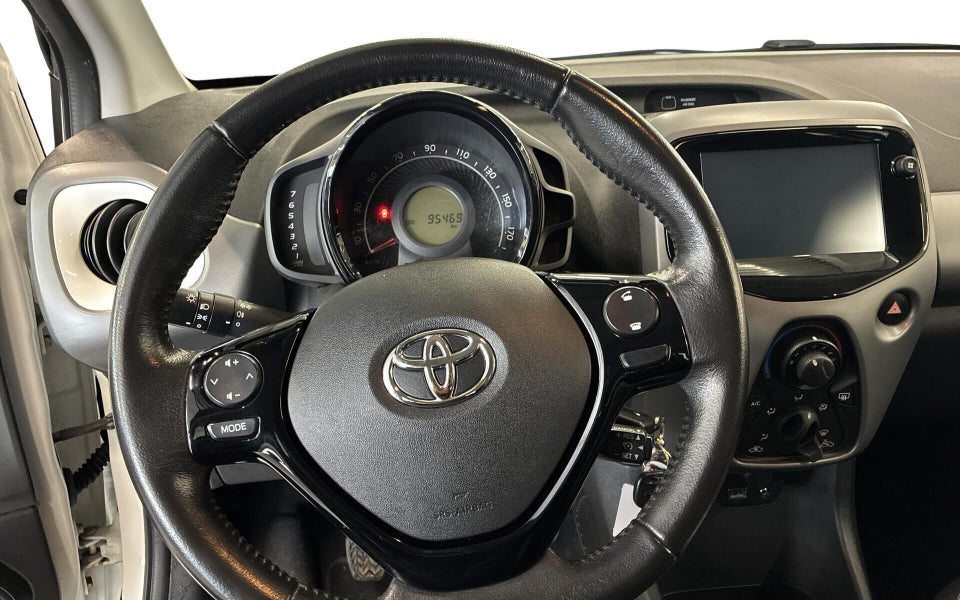 Toyota Aygo 1,0 VVT-i x-plore 5d