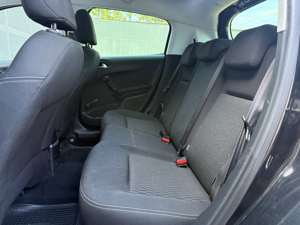 Peugeot 208 1,0 VTi Active+ 5d