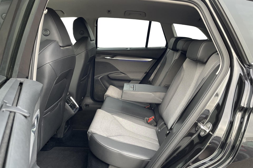 Skoda Enyaq 60 iV Loft 5d