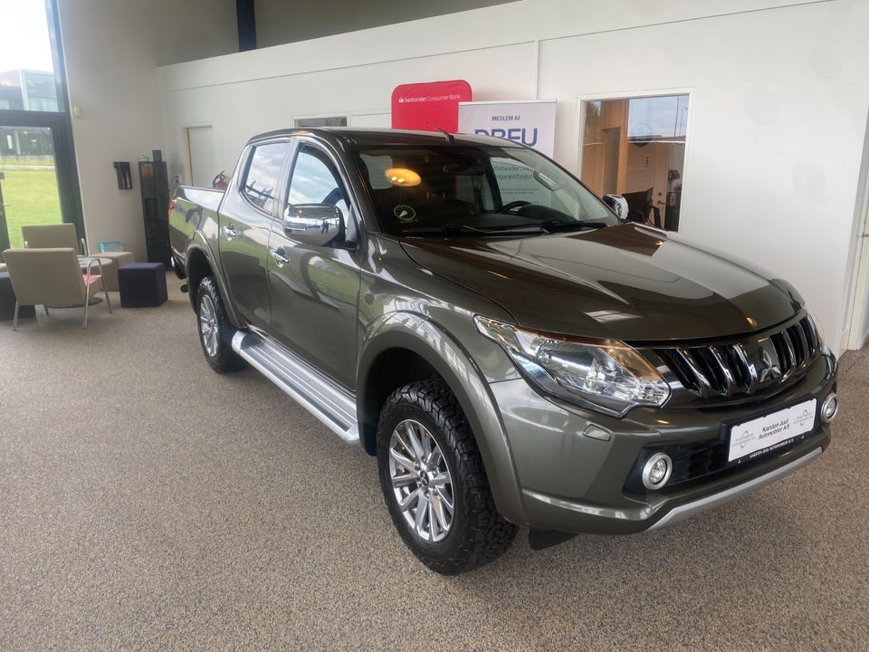 Mitsubishi L200 2,4 DI-D 181 Intense Db.Kab aut. 4d