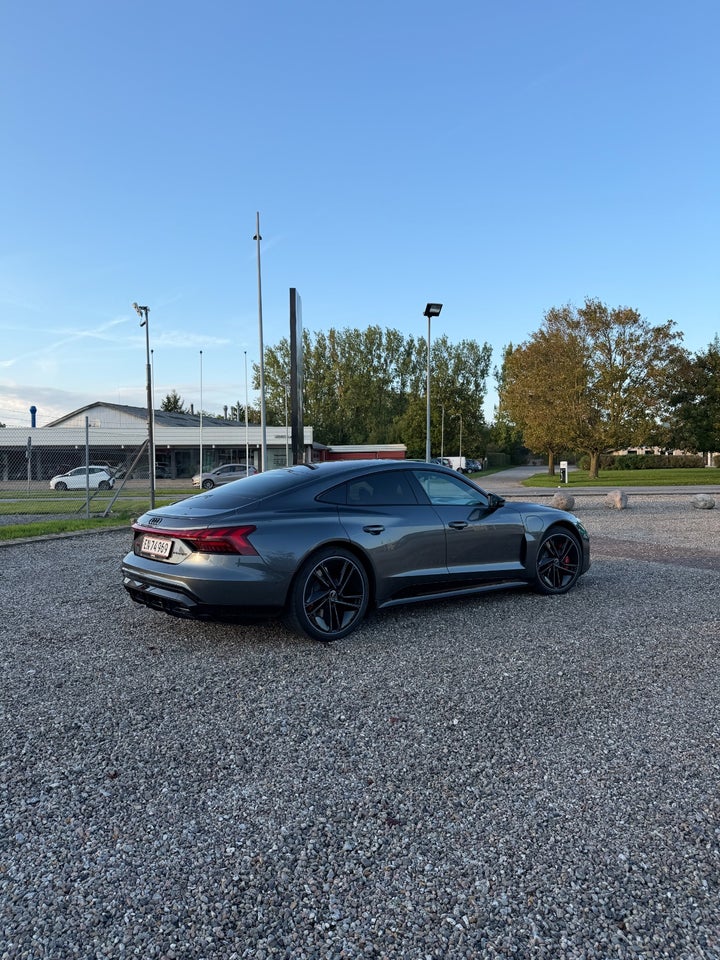 Audi RS e-tron GT quattro 4d