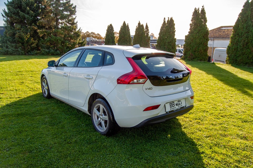 Volvo V40 2,0 D2 120 Kinetic 5d