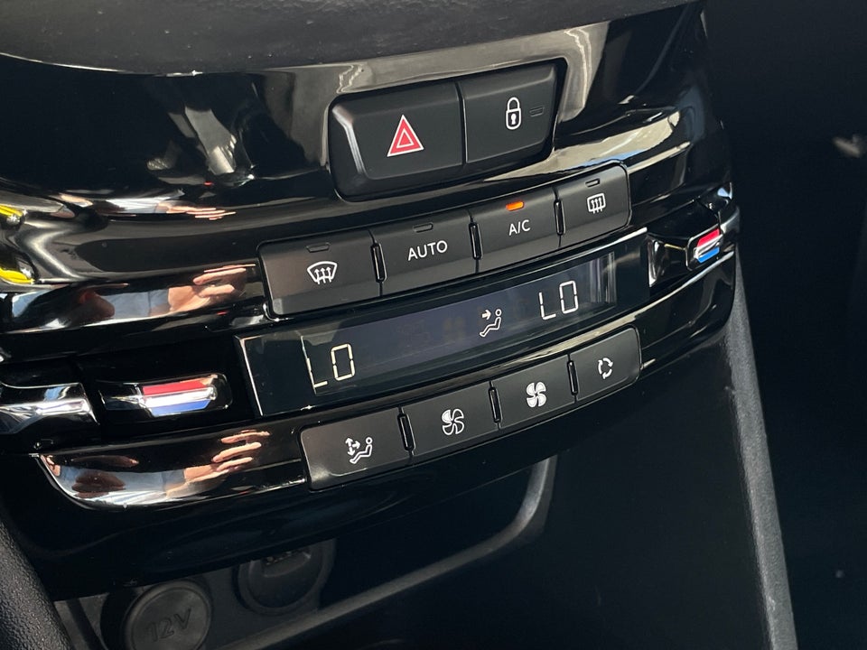 Peugeot 208 1,2 VTi 82 Envy 5d