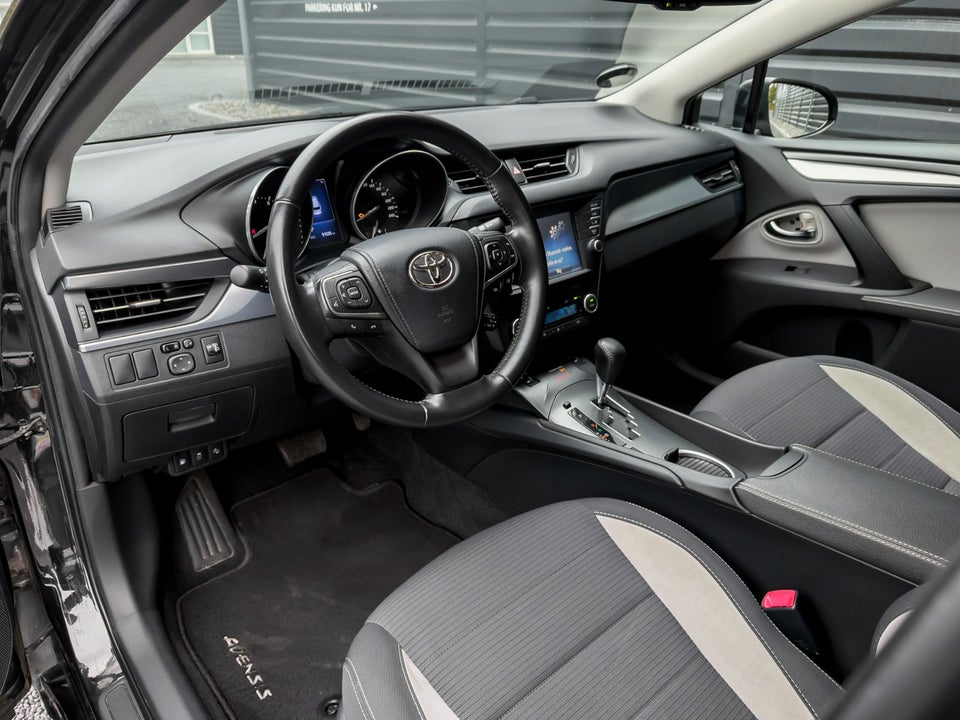 Toyota Avensis 1,8 VVT-i T2 Executive Touring Sports MDS 5d