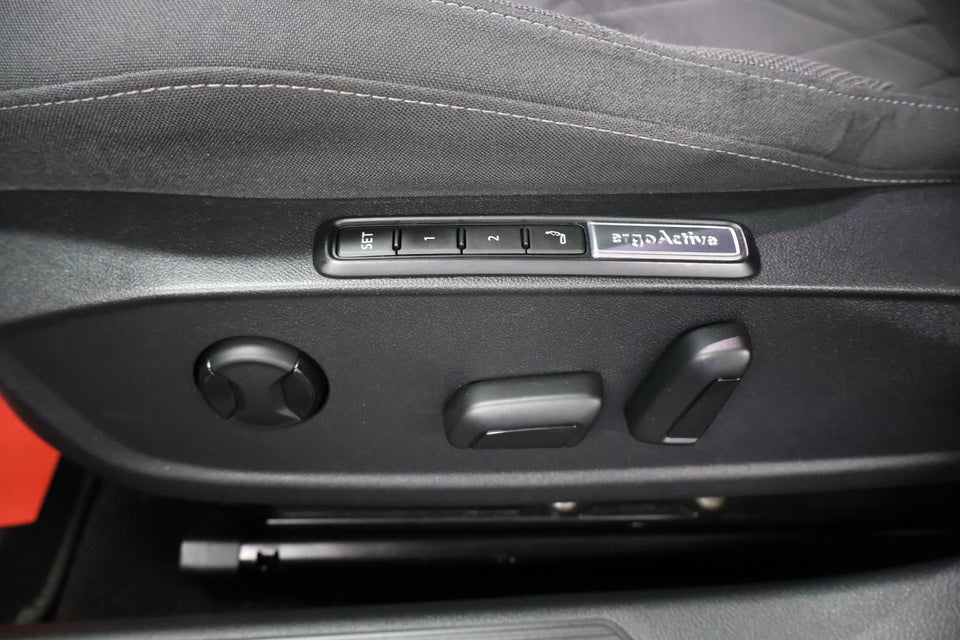 VW Golf VIII 1,5 eTSi 150 Style Variant DSG 5d