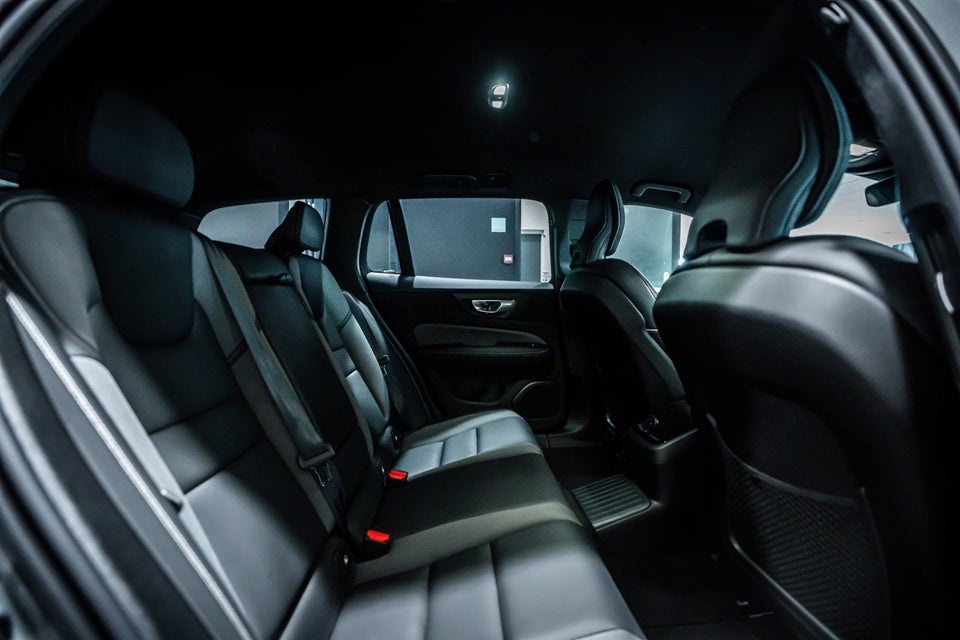 Volvo V60 2,0 T6 ReCharge Plus Dark aut. AWD 5d