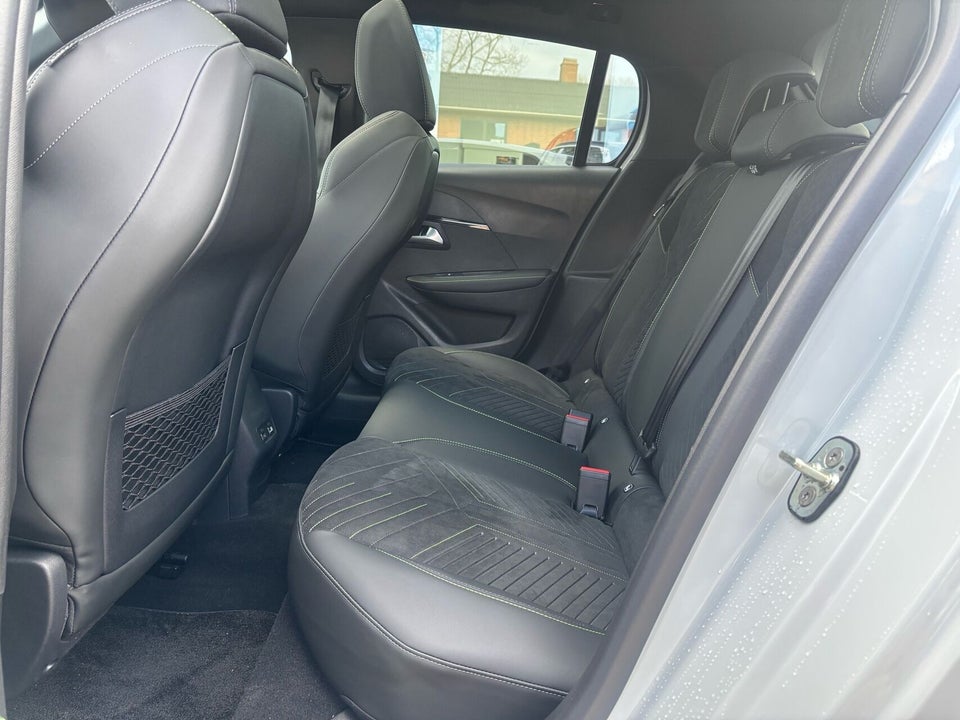 Peugeot e-208 54 GT Pack 5d