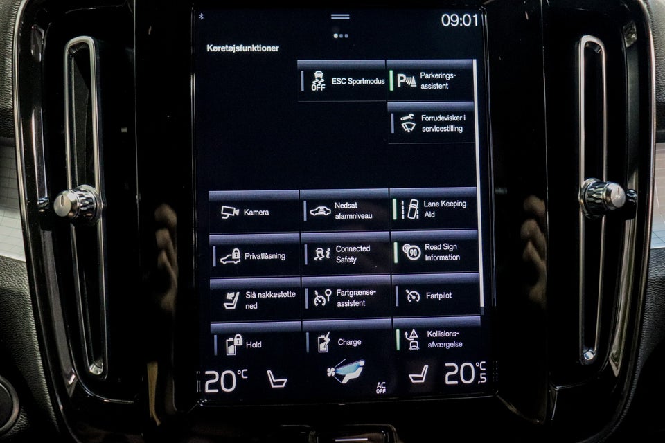 Volvo XC40 1,5 T5 ReCharge Momentum aut. 5d