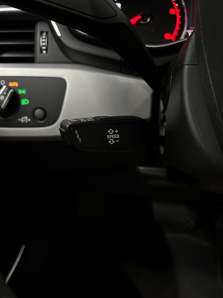 Audi A4 40 TDi Avant S-tr. 5d