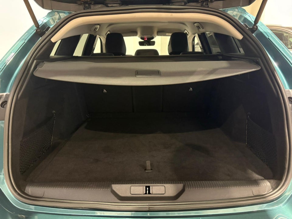 Peugeot 308 1,6 Hybrid First Selection+ SW EAT8 5d