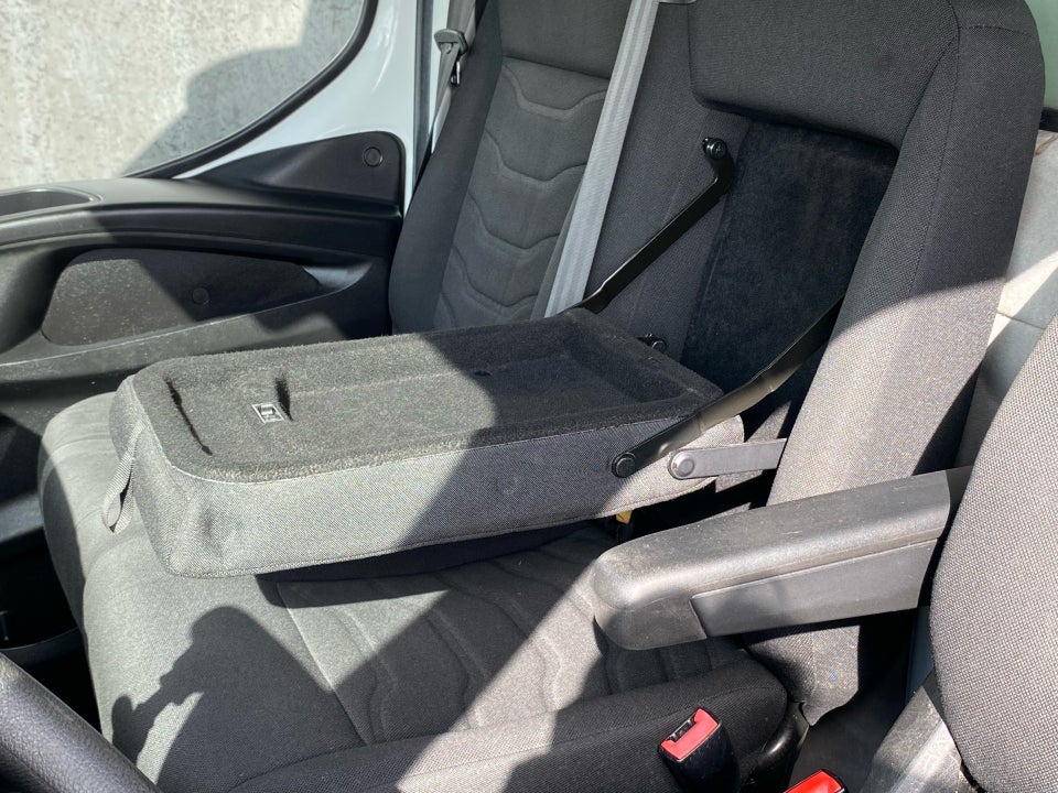 Iveco Daily 3,0 35S17 Alukasse m/lift 2d