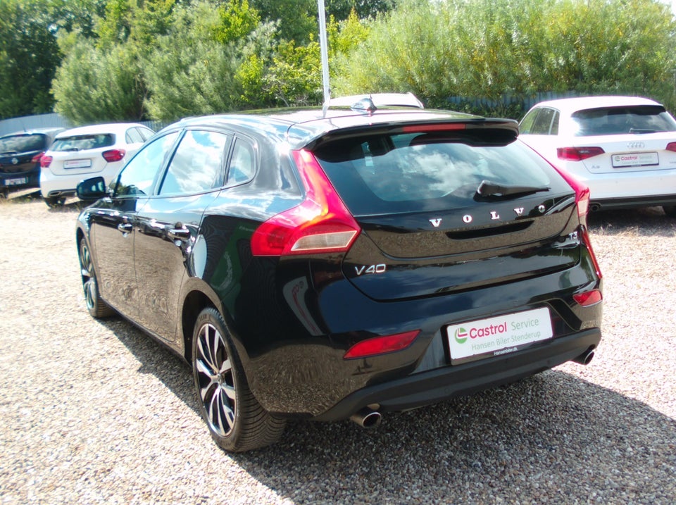Volvo V40 1,5 T3 152 Momentum aut. 5d
