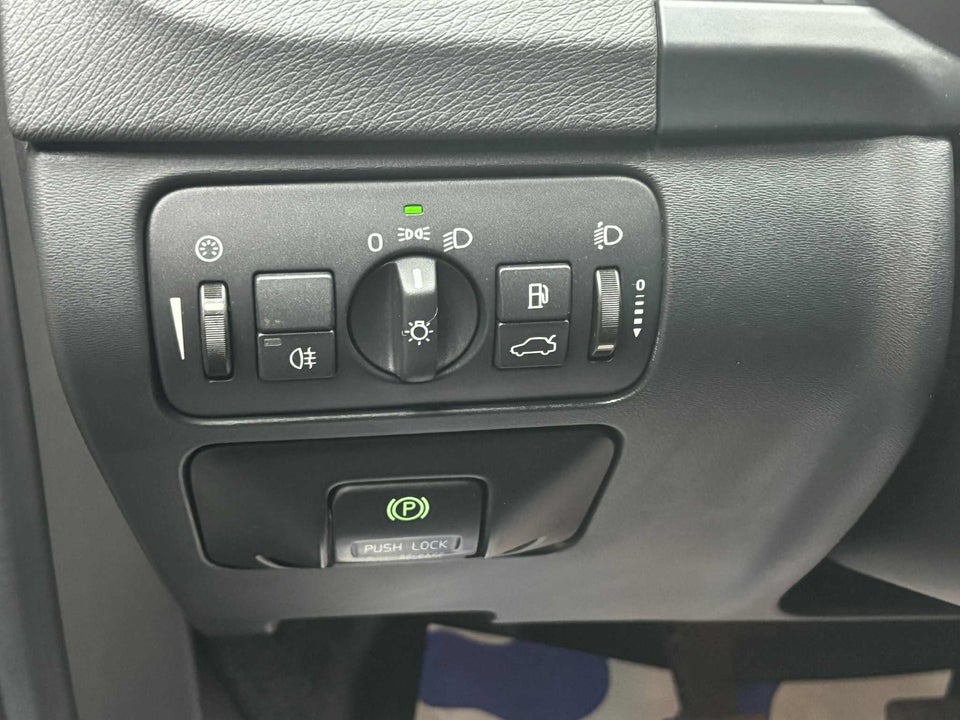 Volvo V60 1,6 DRIVe Momentum 5d