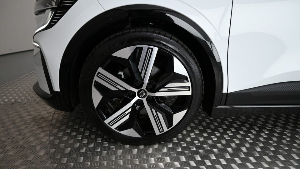 Renault Megane E-Tech 60 Iconic 5d