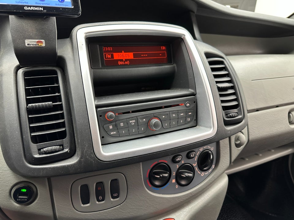 Renault Trafic T29 2,0 dCi 115 L1H1 Kombi aut. 4d