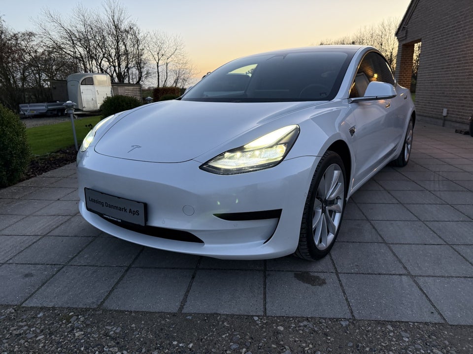 Tesla Model 3 Standard Range+ RWD 4d