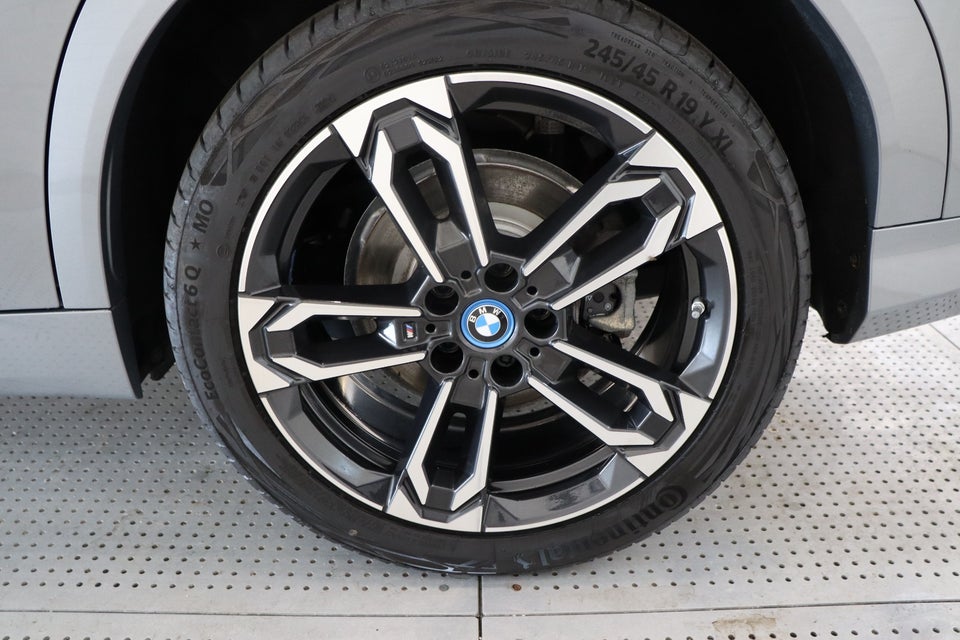 BMW iX2 xDrive30 M-Sport Premium 5d