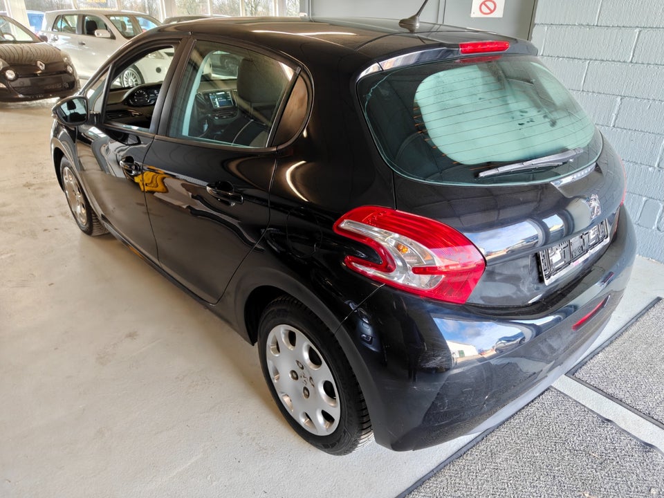 Peugeot 208 1,2 VTi Active 5d