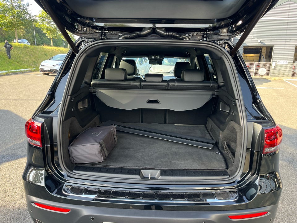 Mercedes EQB300 4Matic 5d
