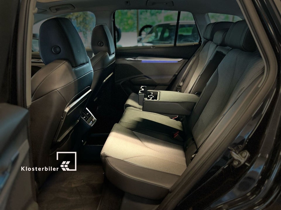 Skoda Enyaq 80 iV Plus Loft 5d
