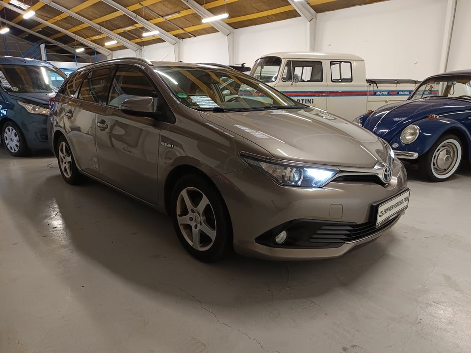 Toyota Auris 1,8 Hybrid H2 Comfort Touring Sports CVT Van 5d