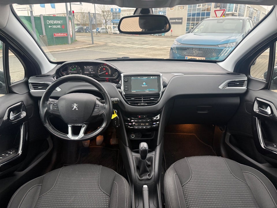Peugeot 208 1,2 PureTech 82 Allure Sky 5d