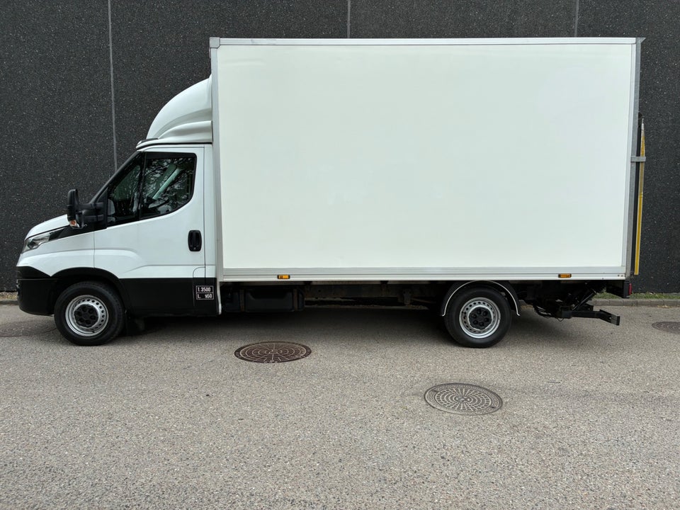 Iveco Daily 2,3 35S15 Alukasse m/lift 2d