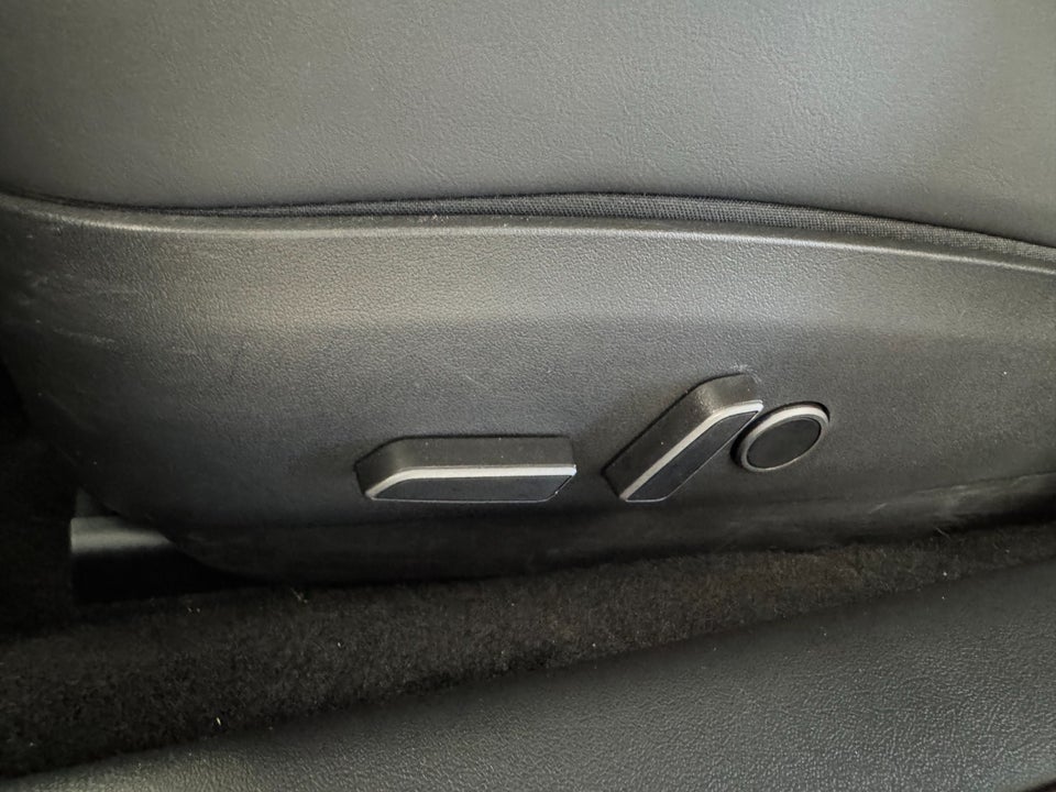 Tesla Model 3 Long Range AWD 4d