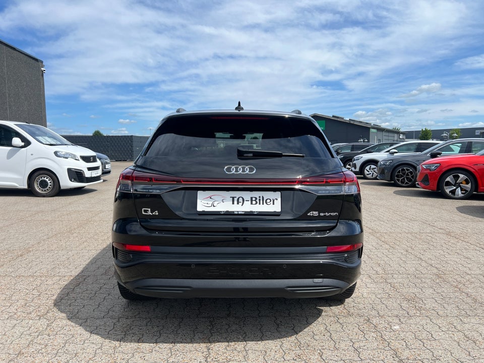 Audi Q4 e-tron 45 Advanced 5d