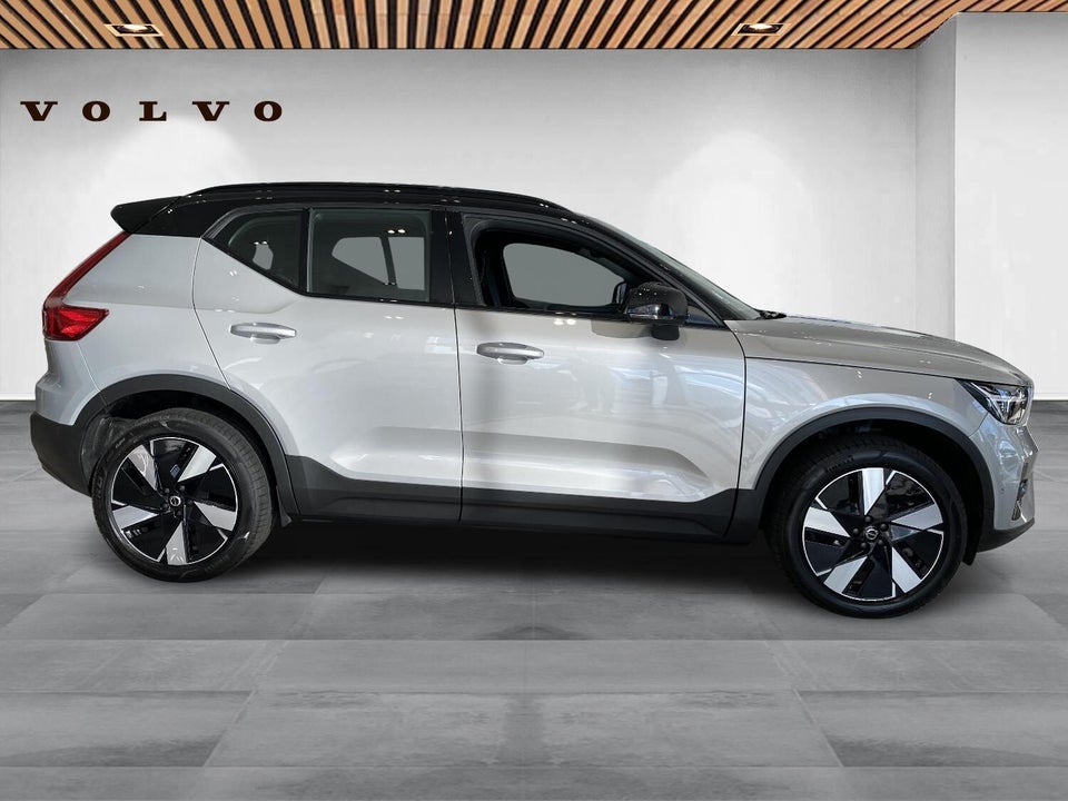 Volvo EX40 Twin Performance Plus 5d