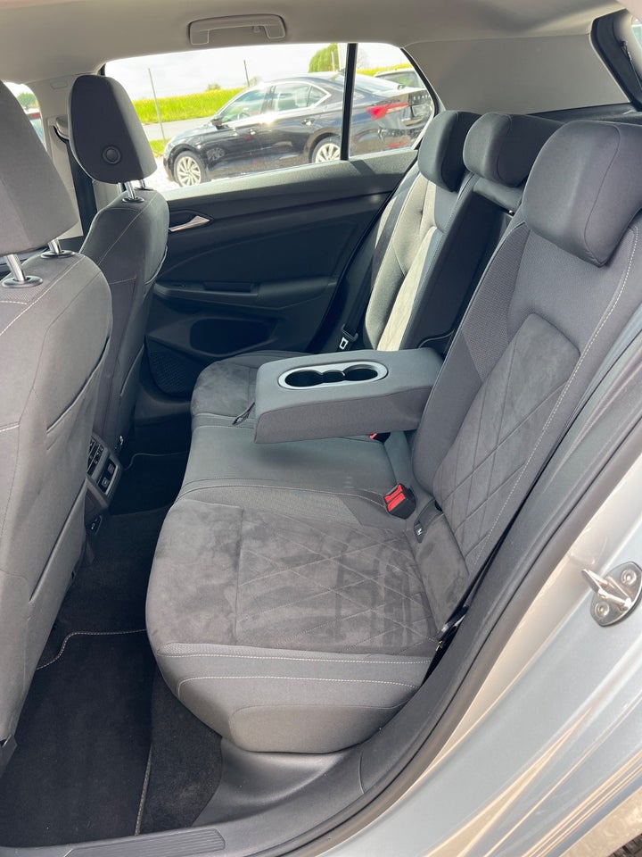 VW Golf VIII 1,4 eHybrid DSG 5d