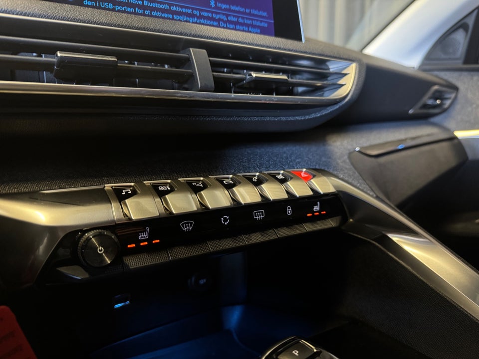 Peugeot 3008 1,2 e-THP 130 Allure EAT6 5d