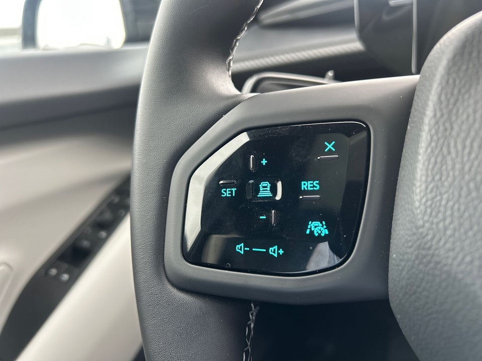 Ford Explorer 82 Premium Extended Range 5d