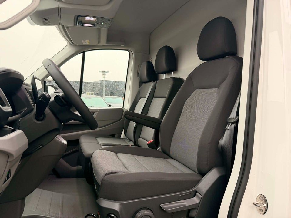 VW Crafter 35 2,0 TDi 177 Kassevogn L3H2 aut.