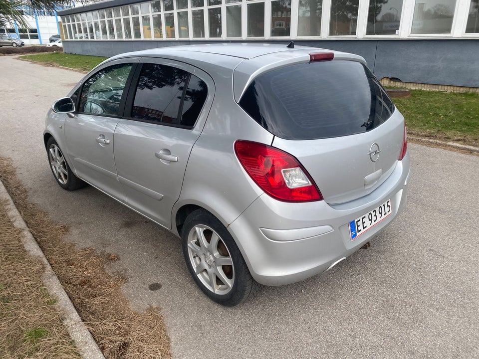 Opel Corsa 1,4 16V Sport 5d