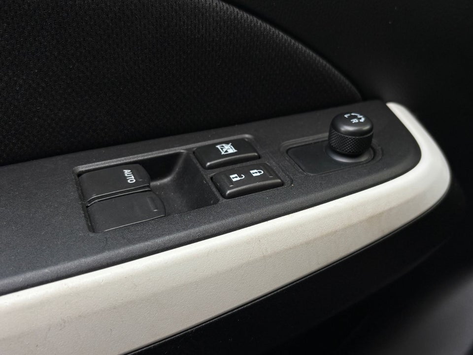 Suzuki Swift 1,2 Dualjet Club 5d