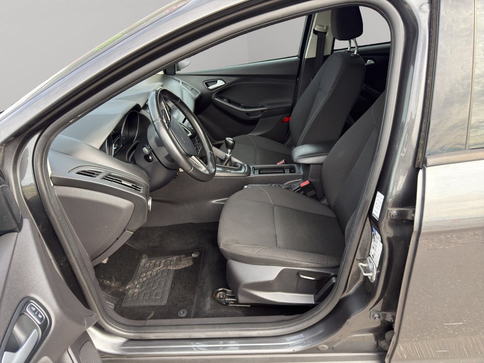 Ford Focus 1,0 SCTi 125 Business stc. 5d