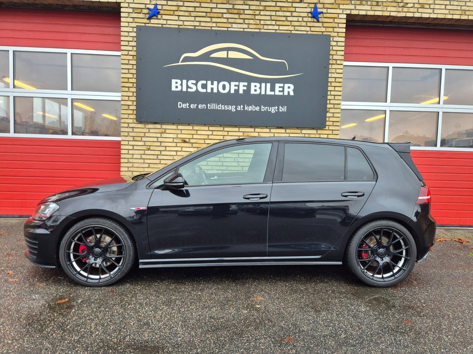 VW Golf VII 2,0 GTi DSG BMT 5d