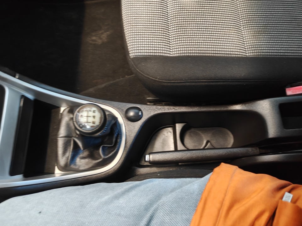 Peugeot 307 1,6 Edition stc. 5d