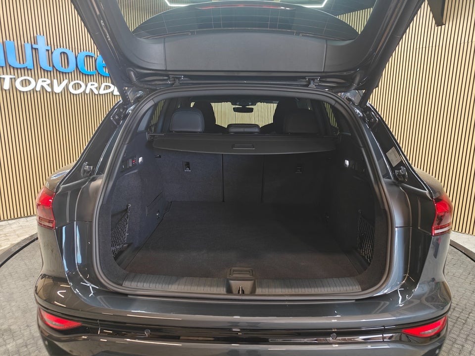 Audi Q6 e-tron S-line quattro 5d