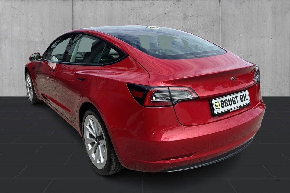 Tesla Model 3 Standard Range+ RWD 4d