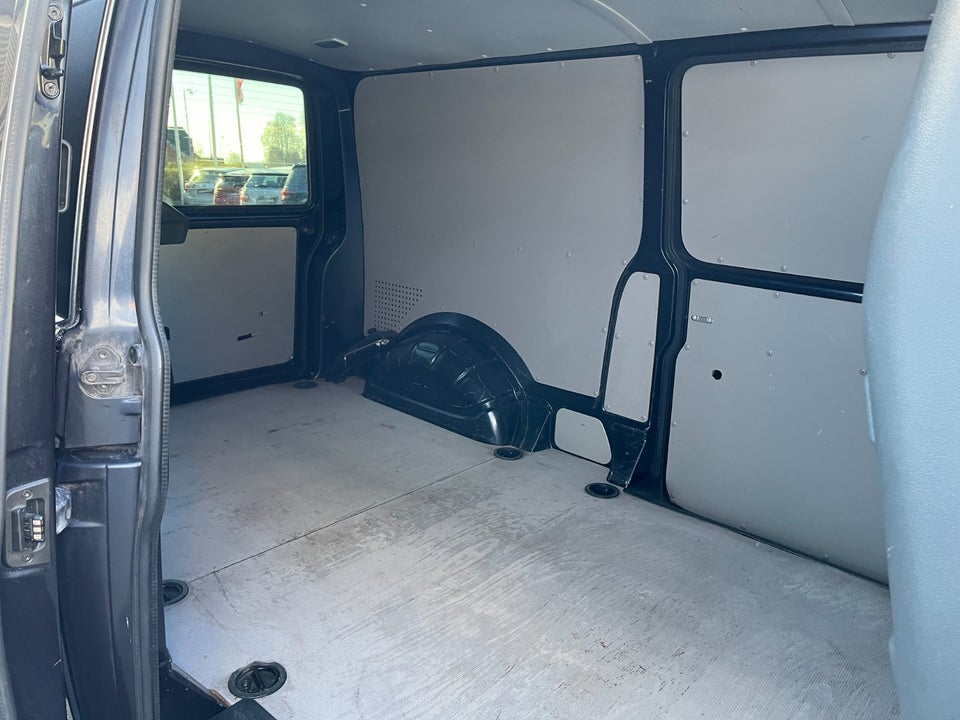 VW Transporter 2,0 TDi 180 Kassevogn DSG lang