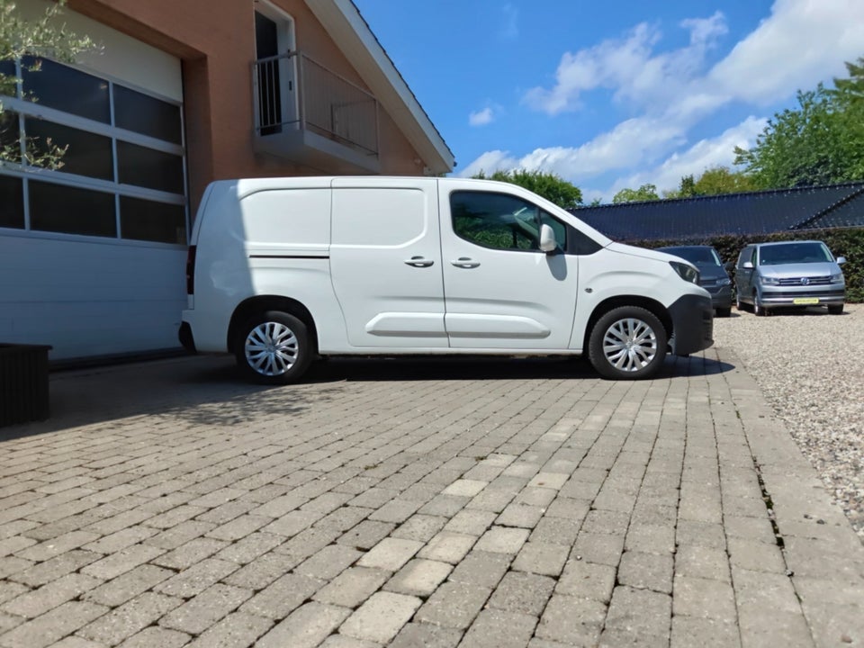 Peugeot Partner 1,5 BlueHDi 100 L1V1 Ultimate Van