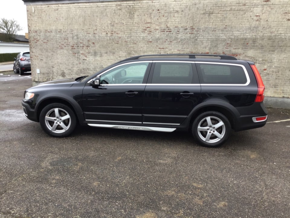 Volvo XC70 2,4 D5 205 aut. AWD 5d