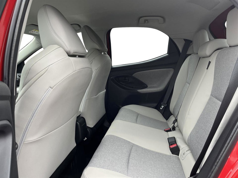 Toyota Yaris 1,5 Hybrid Elegant e-CVT 5d